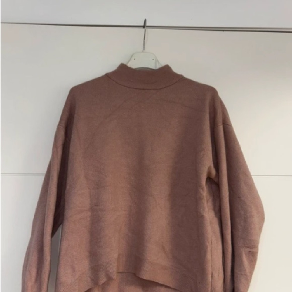 Chic Mauve Turtleneck Sweater